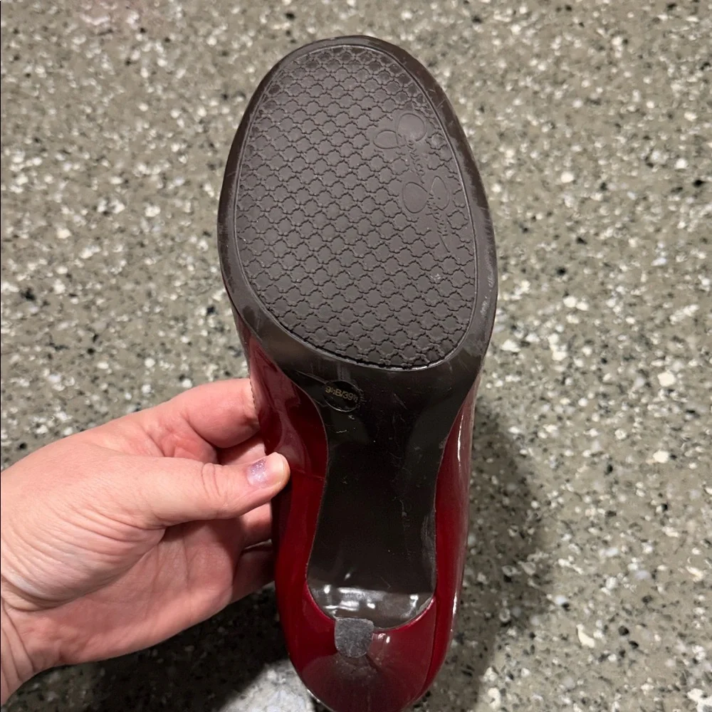 Jessica Simpson Red Patent Round Toe Heels - Picture 8 of 14